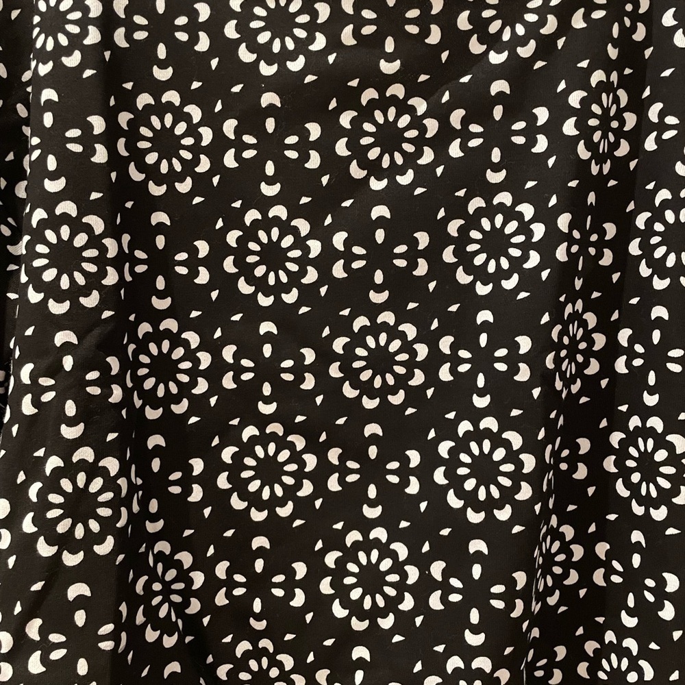 Woman’s patterned sweater - Picture 2 of 3
